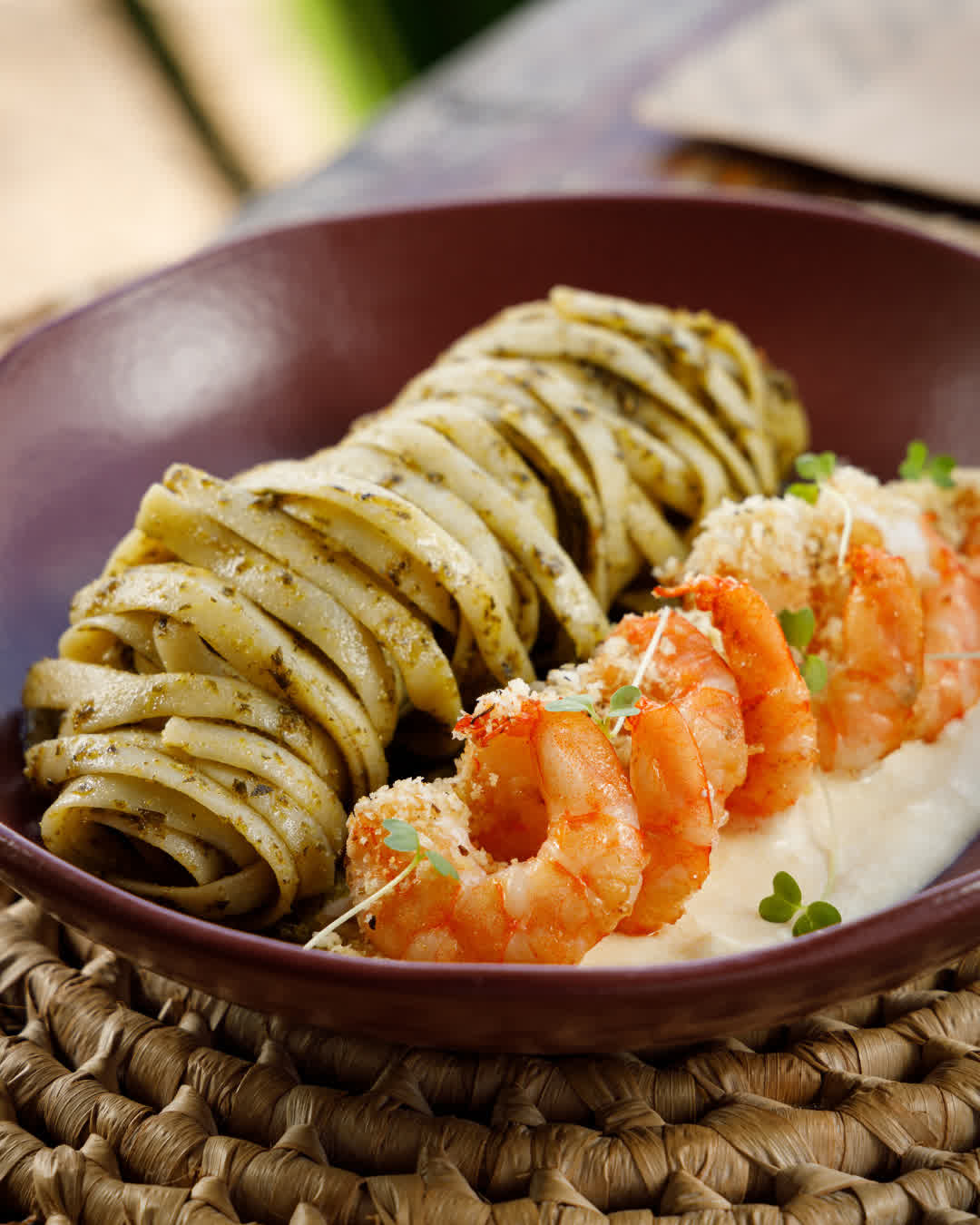Camarões e pesto
